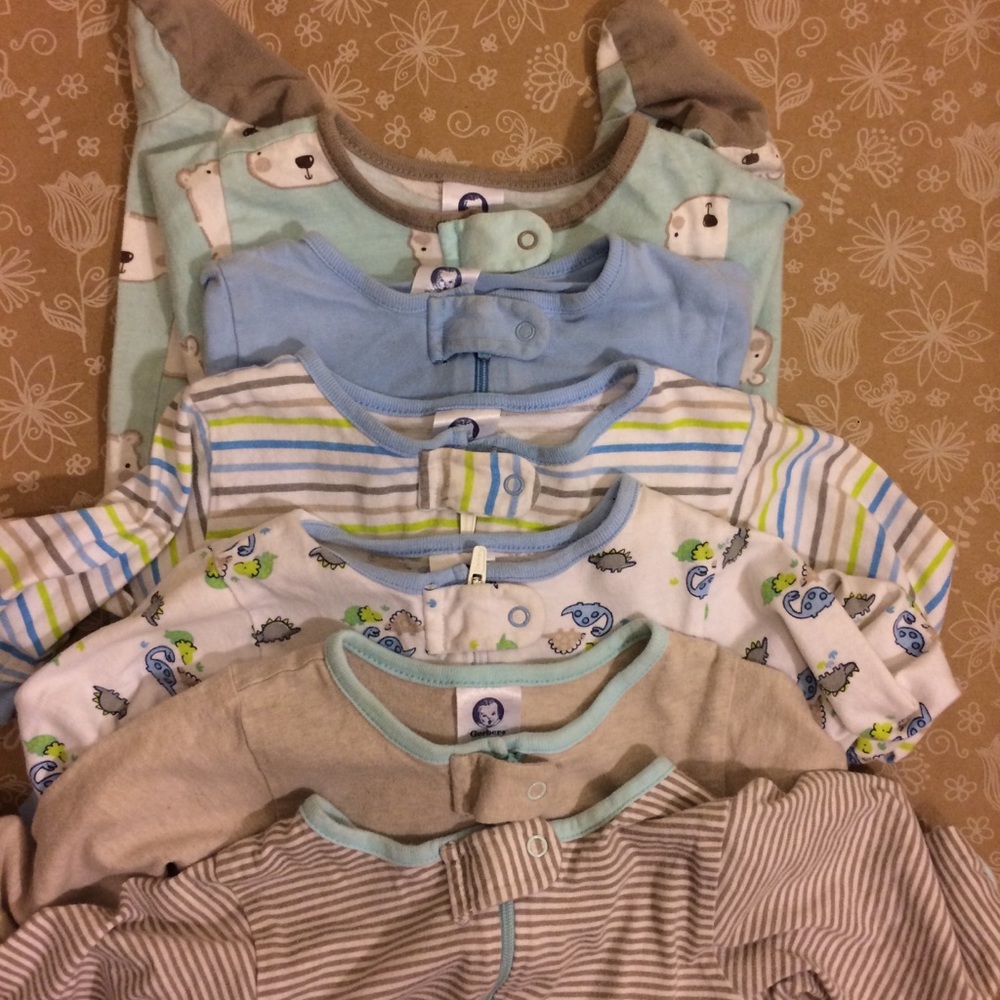 [gerber] bundle of Six footies bodysuit 6-9M